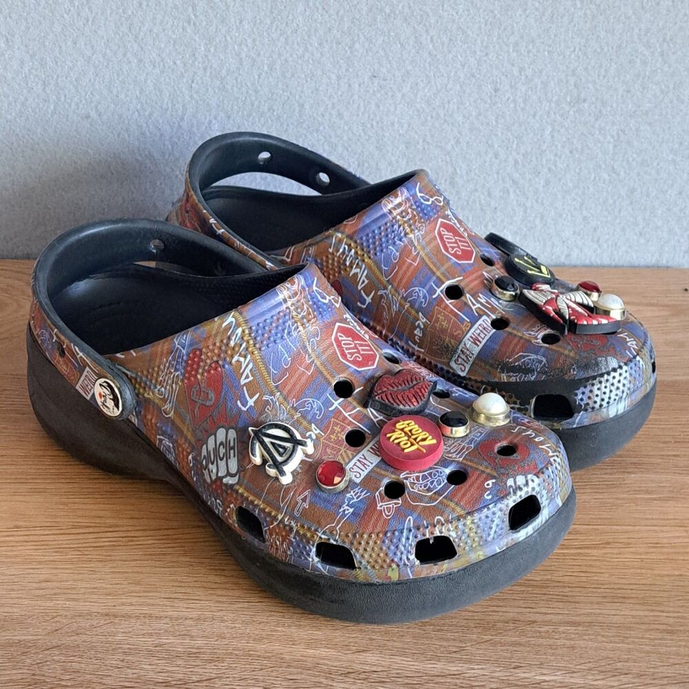 Crocs x Disney Cruella II Platform Clog Women’s Size 7 Rare HTF Multicolor Shoes